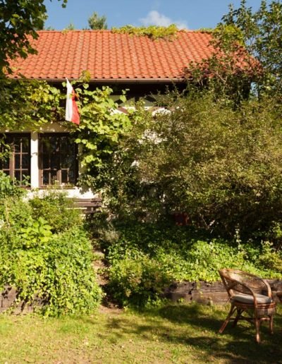 Widok z ogrodu na południowa elewację domu