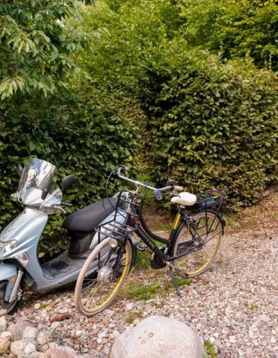 Wygodny parking na posesji